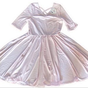 NWT Pink & White Striped DDS 11